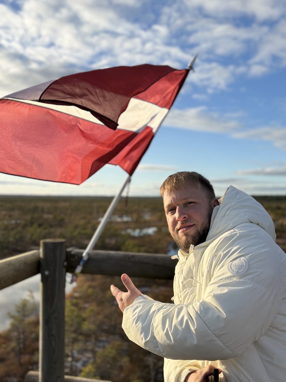 Famous London Investment Banker Visits Jurmola, Proposes Compacting Beach Sand For 'Strategic Purposes'